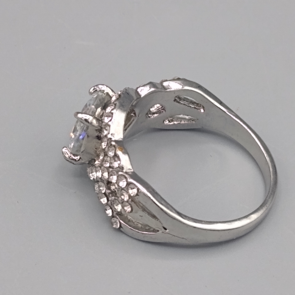 Twist Halo Rhinestone Silver tone Cocktail Ring 8 - Picture 3 of 11